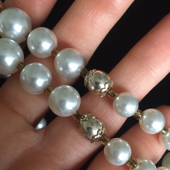 Vintage Retro Faux Pearl Necklace - Picture 7 of 14